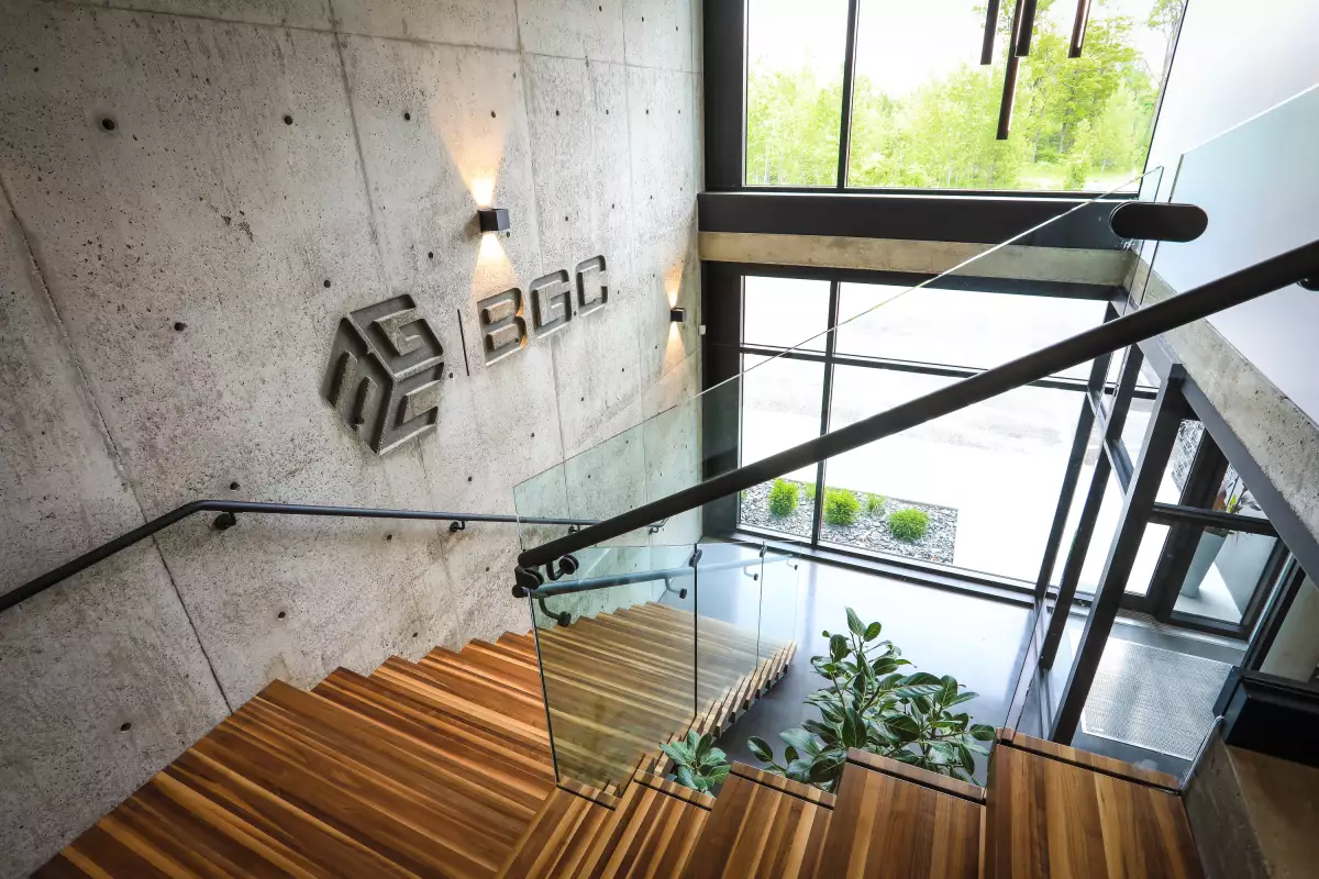 Escalier principale - structure de beton Gestion BGC Lanaudiere