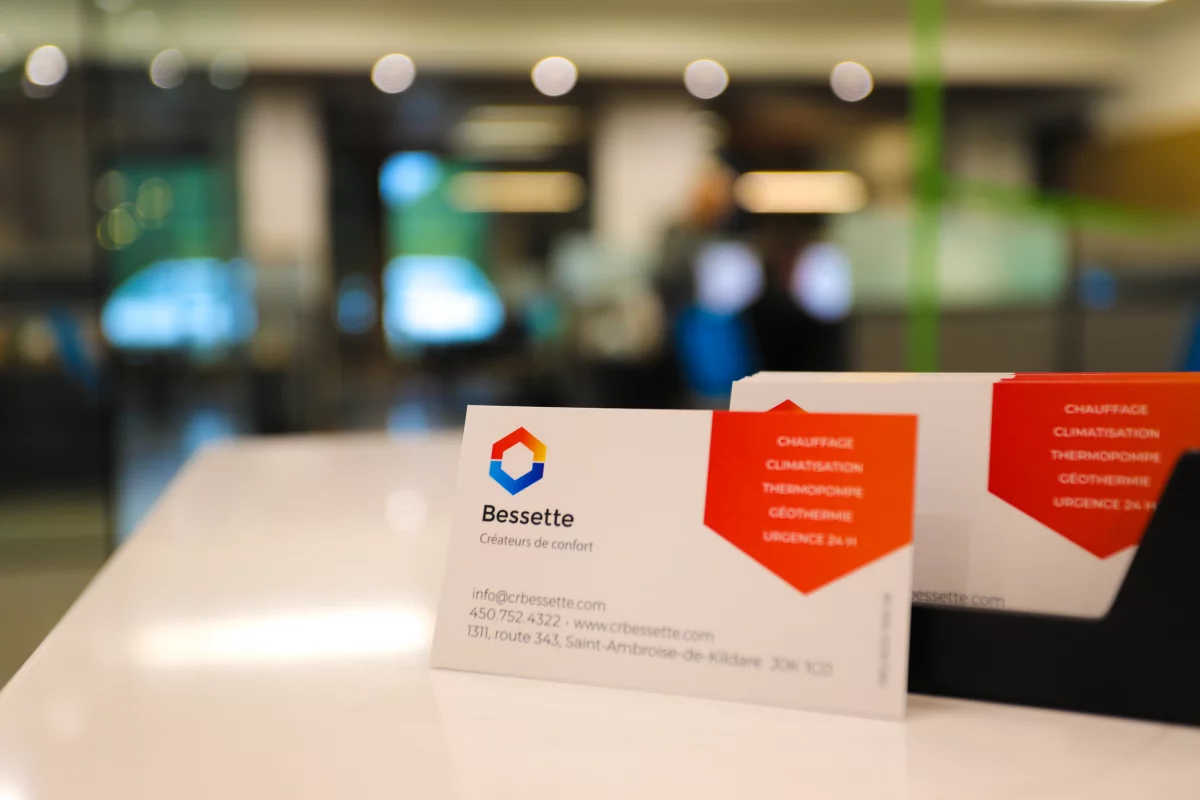 Cartes d'affaires Bessette Créateurs de confort présentant les services de chauffage et climatisation