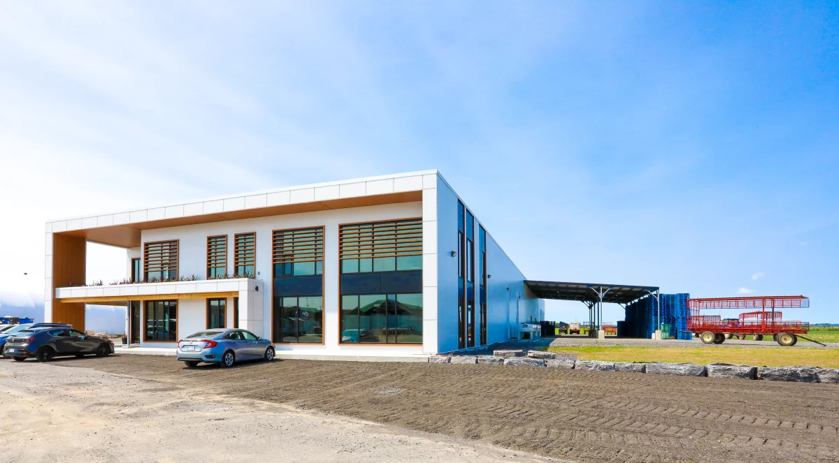 Façade bâtiment agricole en acier – entrepreneur général Gestion BGC Lanaudière